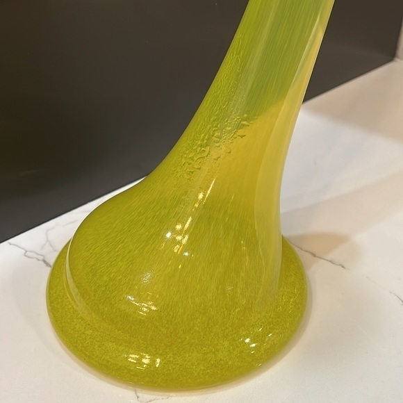 31” Yellow Chartreuse Curves Art Glass Vase - Handblown - Picture 4 of 6
